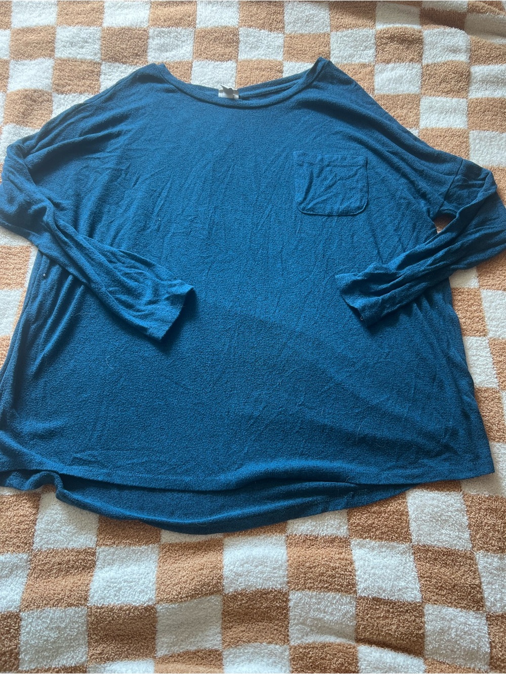 Women's Relaxed Long-Sleeve Pocket Tee in Teal